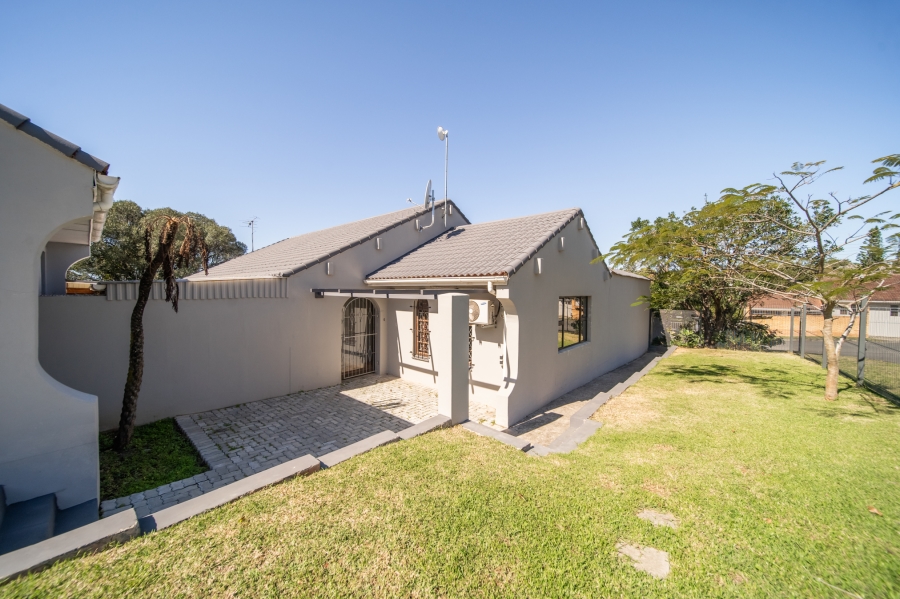 4 Bedroom Property for Sale in Beacon Bay Eastern Cape